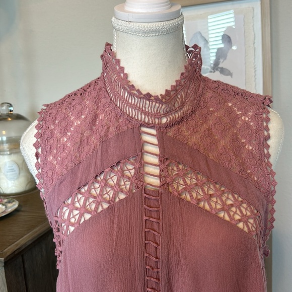 Umgee: Fit & Flare Mauve Sheer Embroidery Sleeveless Dress, Size Medium - Picture 4 of 15